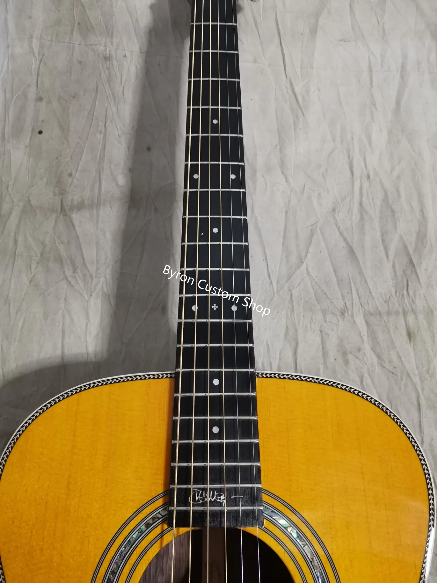 freies verschiffen factory custom om mayer akustische gitarre 14 bünde gitarre mit unterschrift ebenholz griffbrett akustische elektrische gitarr