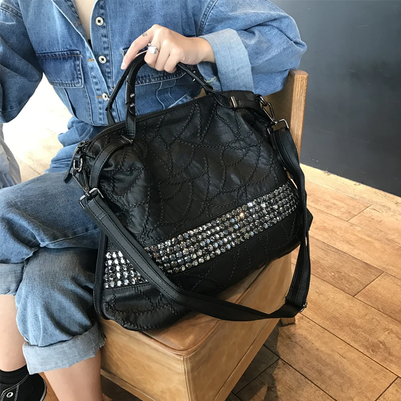 

Celebrity Black Hobo Bags Women Large Leather Bag Soft Handbag 2020 New Punk Fashion Desinger Rivet Handbags Big Shoulder Purses