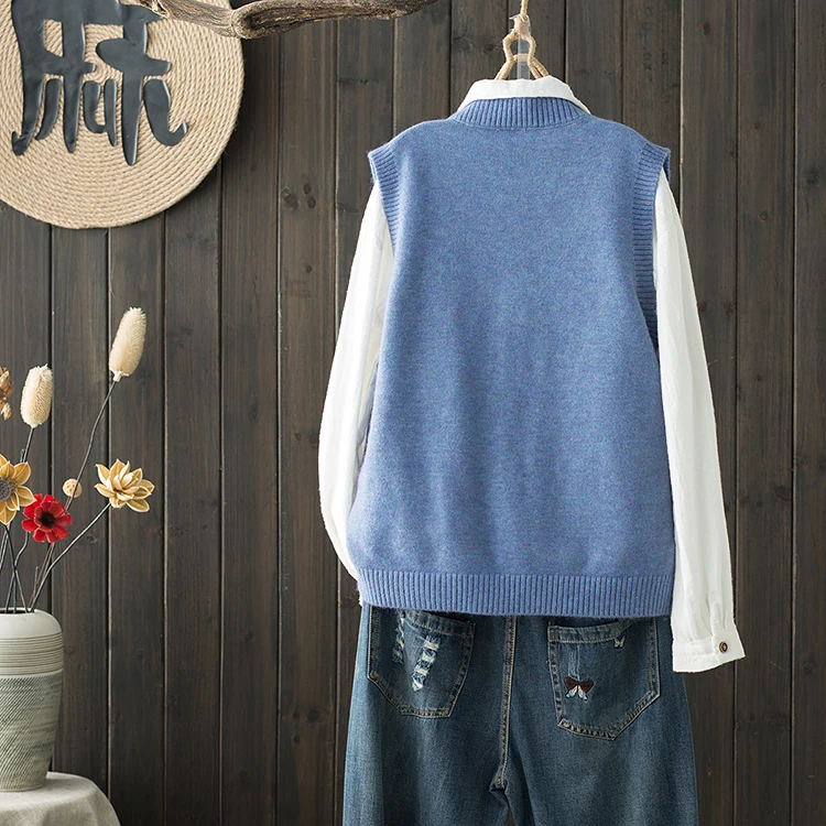 Женский трикотажный жилет с V-образным вырезом без рукавов |