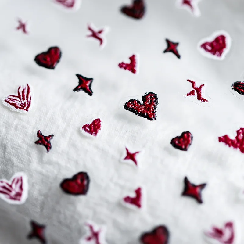 Наклейка для ногтей самоклеящаяся с гравировкой красного и синего цвета