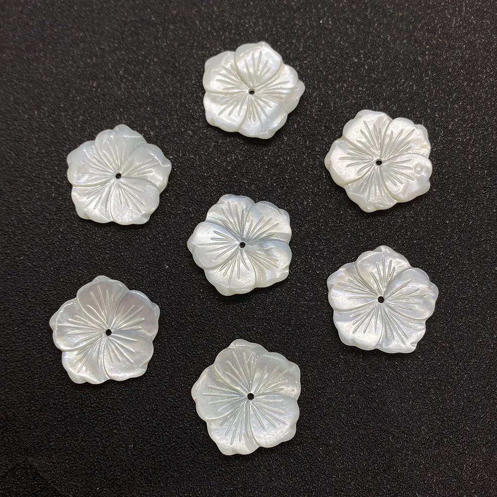 

White Flower Shaped Shell Beaded Female Necklace Bracelet Earrings Jewelry Accessories Charm Handmade DIY Crafts Creative Gift