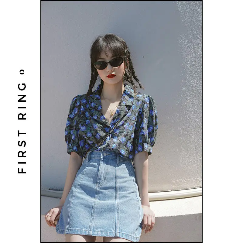 

New Korean style retro Hong Kong style suit collar design in spring 2021