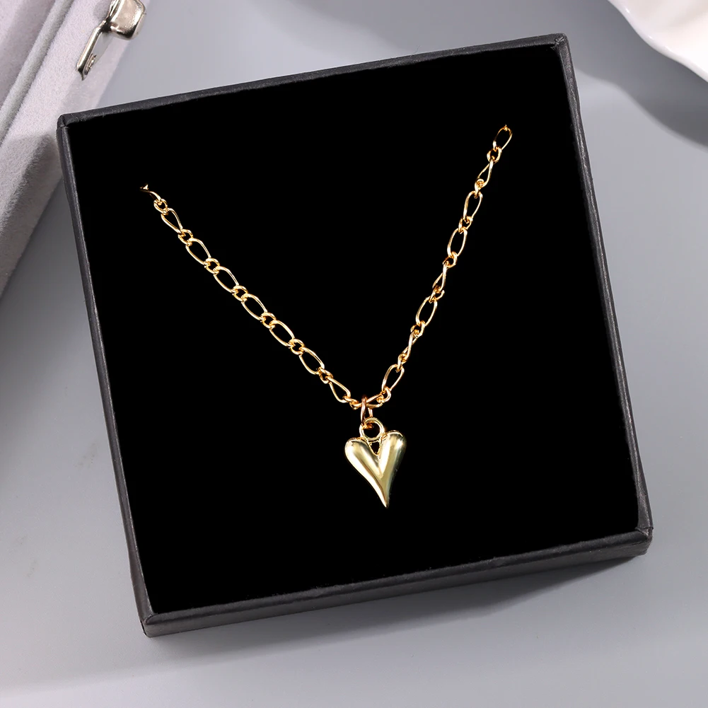 

INS Fashion Trend Golden Love Pendant Necklace for Woman Punk Clavicle Chain Necklace Wedding Engagement Party Jewelry 2021 New