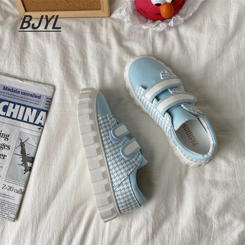 

Women's shoes 2021 spring and summer new solid color low-top canvas shoes tide soft bottom breathable sports shoes female ins