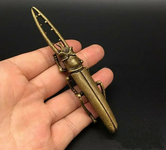 

Китайская маленькая статуя жука из чистой латуни