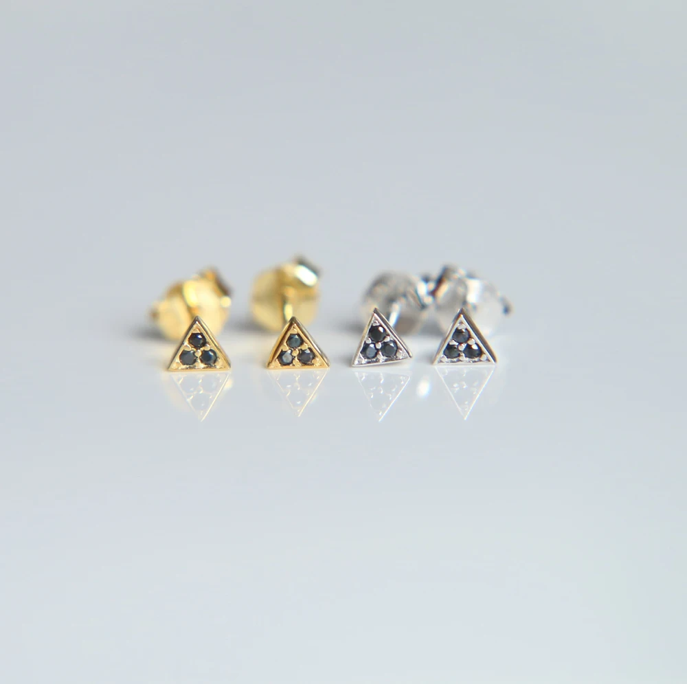 Серьги очень мини треугольные шпильки 925 пробы серебро кубический цирконий Cz для