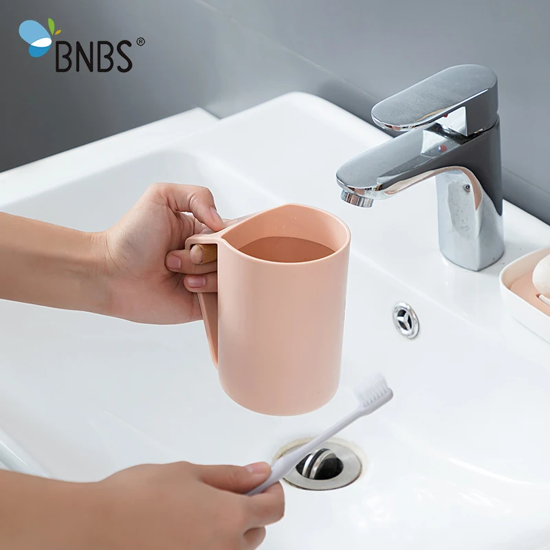 Простая пластиковая чашка для зубных щеток ванной и путешествий портативная