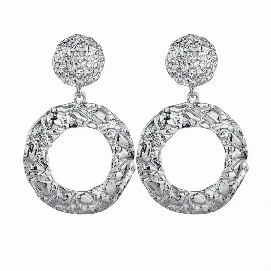 Женские серьги капли с большими кругами золотистые выпуклой текстурой