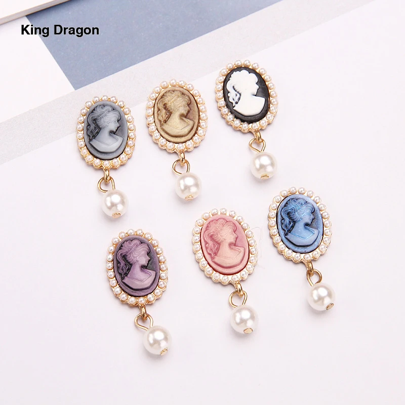 King Dragon Новое поступление жемчужная пуговица со стразами используемая для