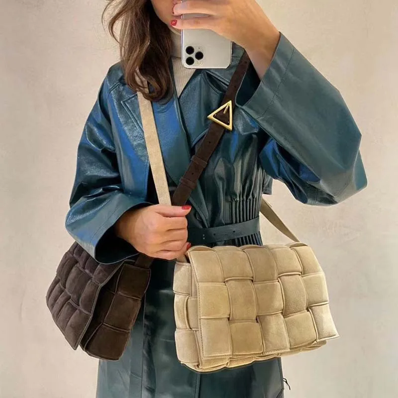 

New Female Autumn and Winter Genuine Leather Suede Woven Cassette Pillow Bag Women Thick Metal Chain Crossbody Shoulder Bag