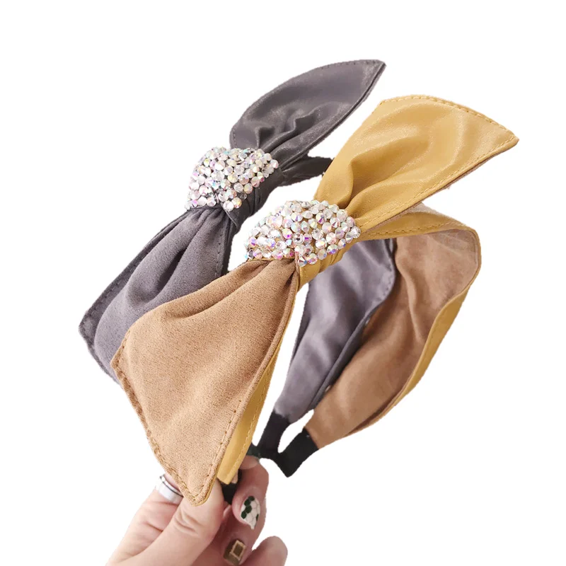 Ободок для волос из искусственной кожи с блестками и бриллиантами |