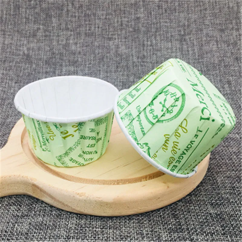 Зеленая башня с изгибом краев бумажные стаканчики для кексов маслонепроницаемый