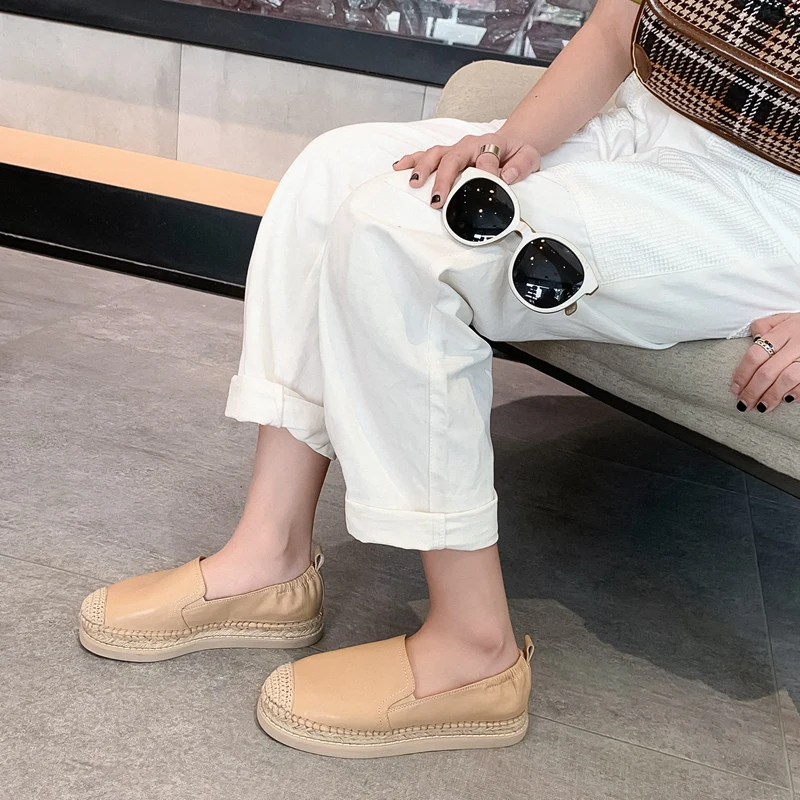 

ISNOM Woman Spring Genuine Leather Flats Women Round Toe Footwear Straw Weave Platform Shoes Female Slip On Casual Shoes