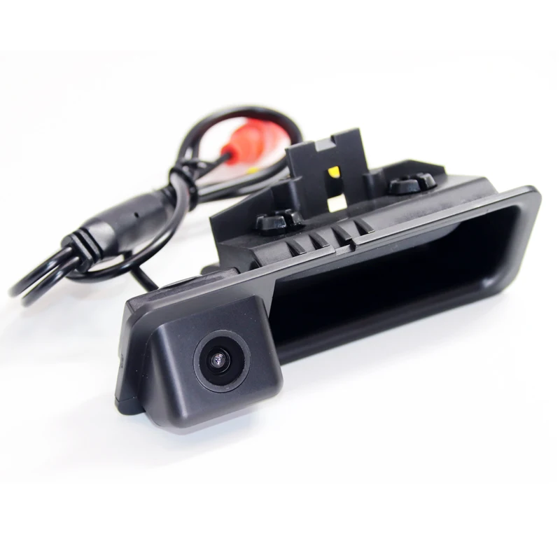 Автомобильная камера заднего вида с динамической траекторией отслеживания для
