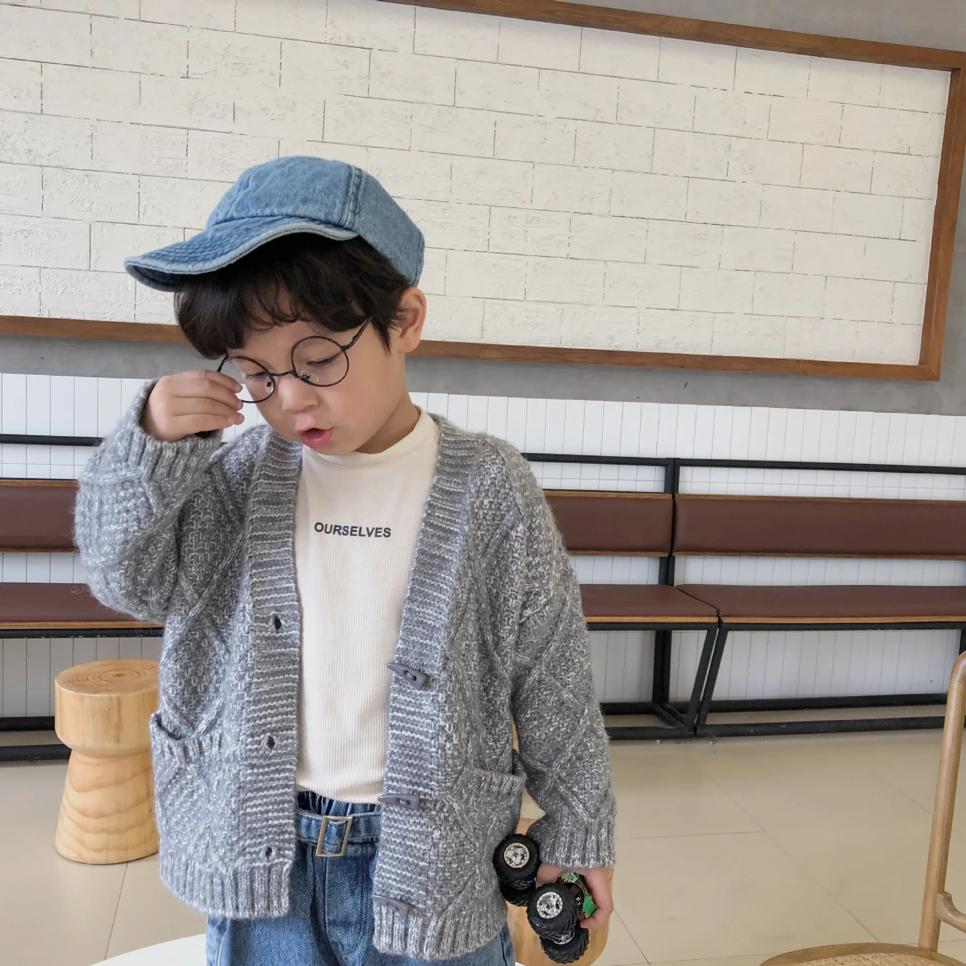 Для мальчика в Корейском стиле модные однотонные плед свитер кардиганы для