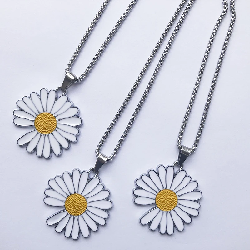 

GD Quan Chi Dragon Same Style Daisy Neckle Sunflower PMO Little Daisy Pendant Decorated Para-Noise2.0 Hip-hop fashion personalit