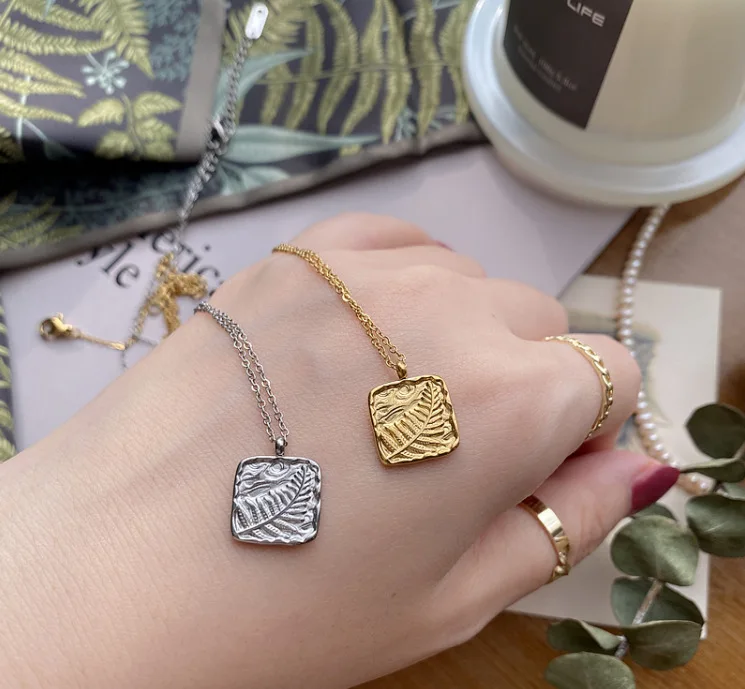 Винтажная подвеска в виде листа папоротника тисненые квадратные монеты подвески