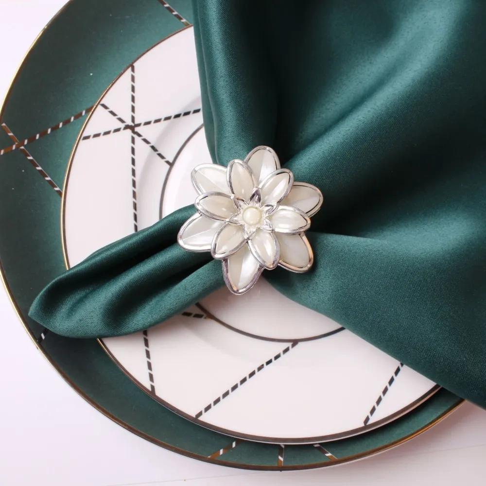 

10PCS/ Acrylic Silver Double Three-dimensional Flower Napkin Ring Desktop Decoration Western Food Family Party Hotel Decoration