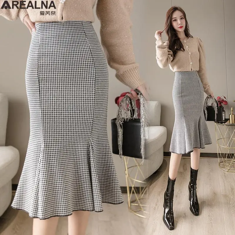 

Autumn Winter Korean Chic Ruffles Slim High Waist Mermaid Skirts Womens 2021 Houndstooth Wrap Hip Knitted Trumpet Skirt Faldas