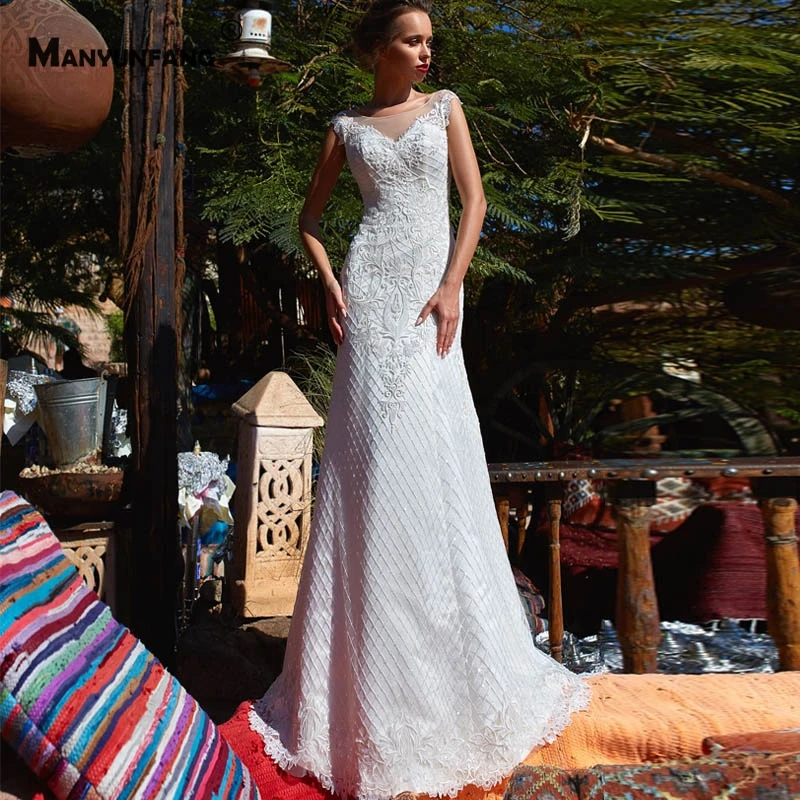 

Custom Made Cap Sleeve Court Train Embroidery Appliques Tulle A-Line Wedding Dress 2021 Hot Sale Button Back O-Neck Bridal Gown