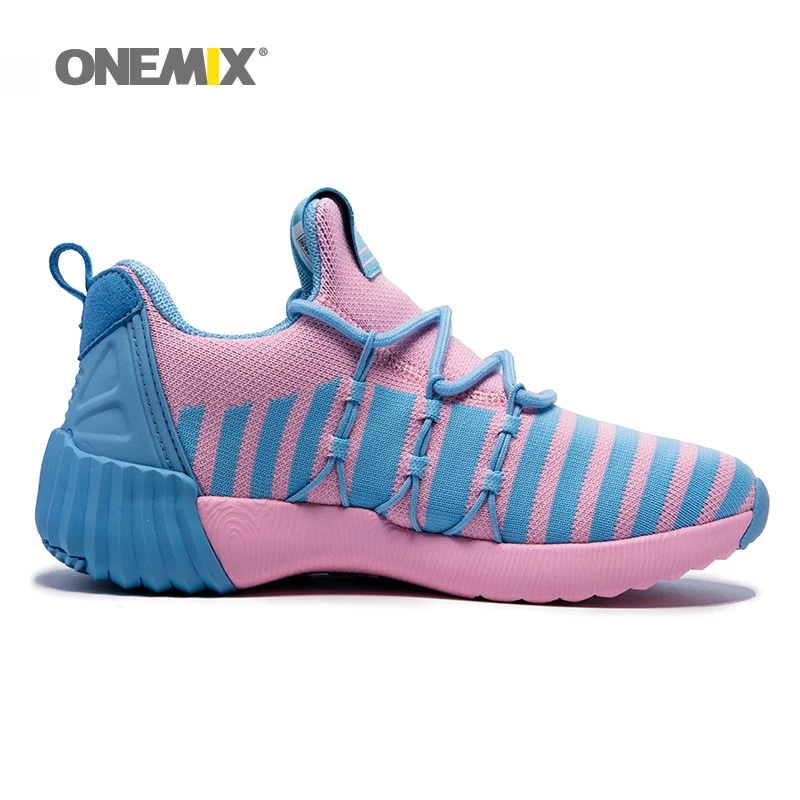 Женские кроссовки для бега на осень и зиму вязаные спортивные увеличивающие рост