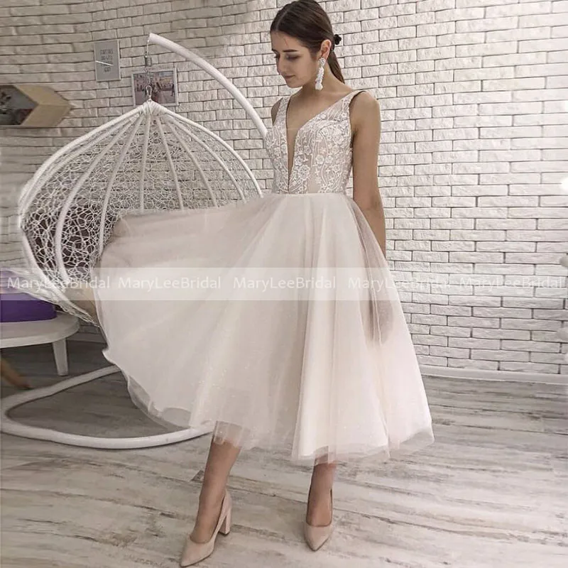 

Tea Length Beach Wedding Dress V-Neck Lace Top Sparkly Tulle Skirt Short Sleeveless Bridal Dresses Vestido De Novia Blanco Corto