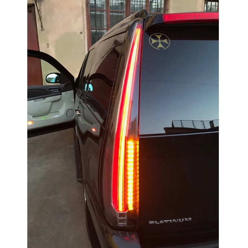 

Vland Car Styling Taillight For Yukon &CHEVROLET TAHOE/SUBURBAN Led Tail Light 2007 2008 2013 2014 with yellow turn signal