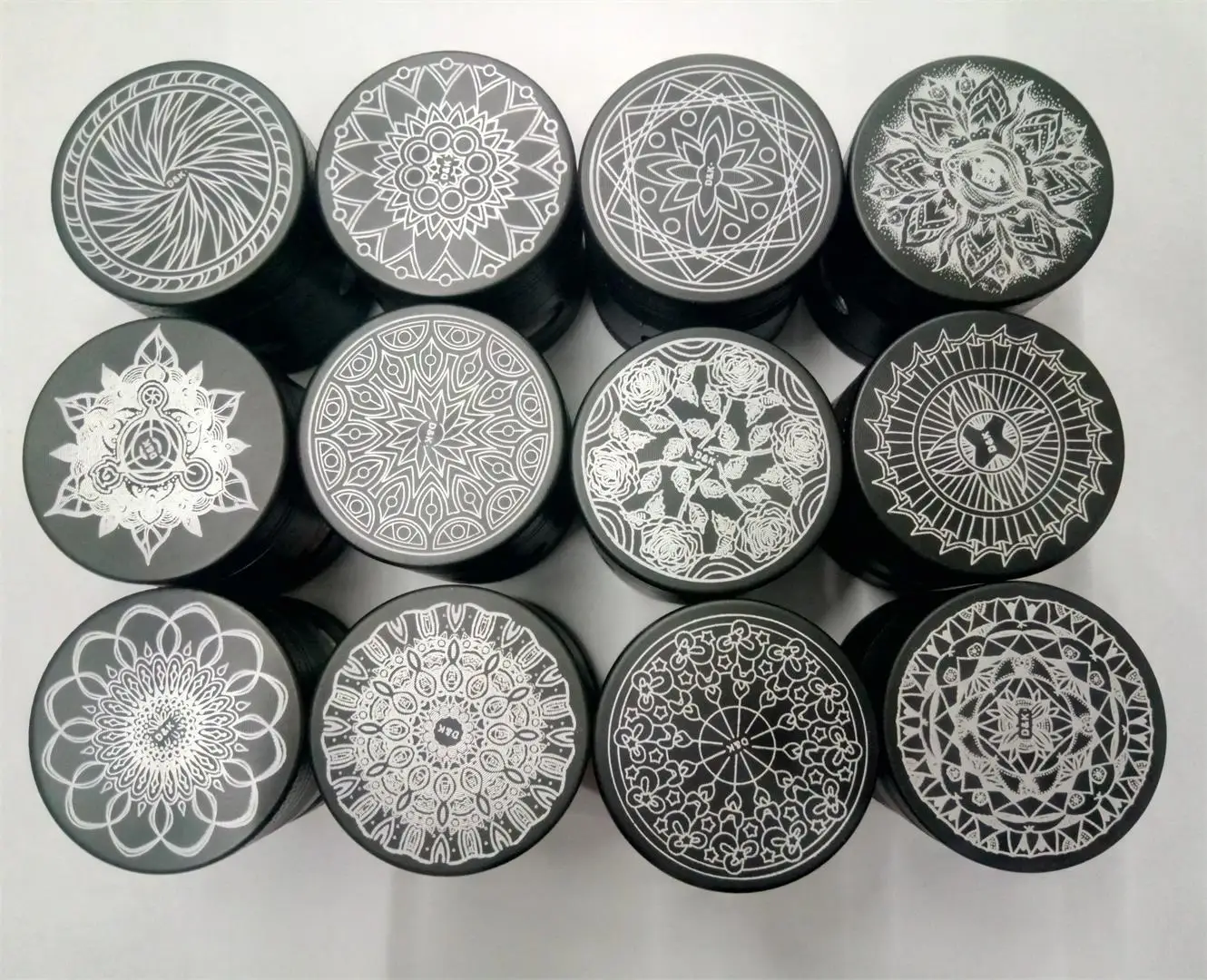 

40MM 4 Layers Mandala Novelty Herb Grinder Mutli Patterns