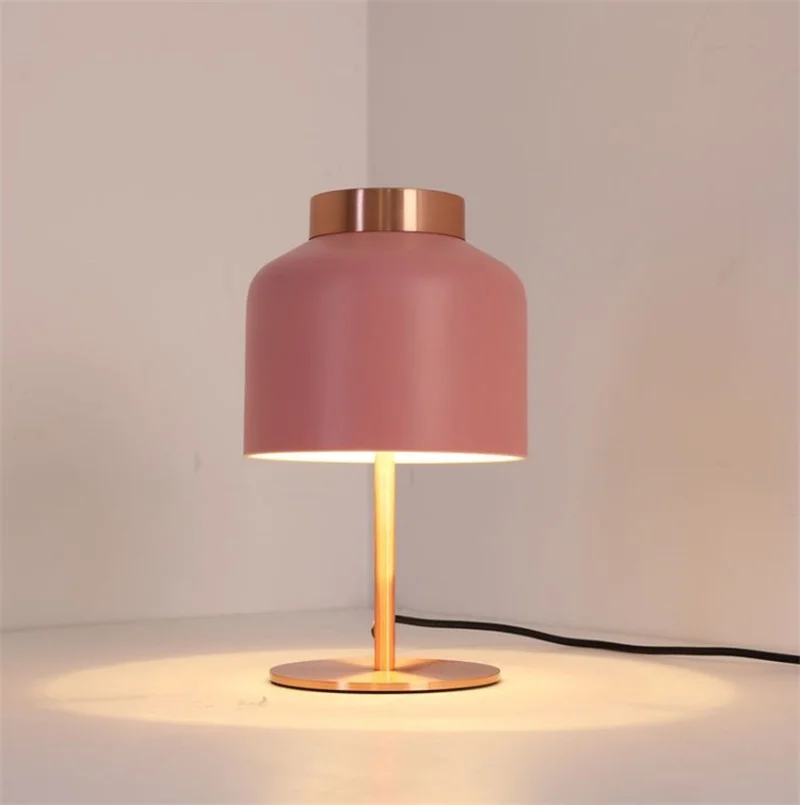

Nordic Light Luxury LED Table Lamp Modern Living Room Bedroom Bedside Tabletop Decorative Lamp Study Bedroom Bedside Table Lamp