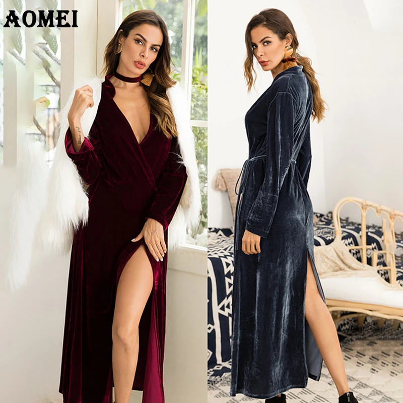 Женское длинное платье вельветовое с глубоким вырезом и поясом элегантные