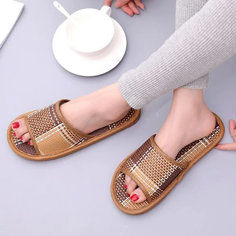 

Four Seasons Rattan Male Slippers Non-Slip Bamboo Woven Couple Models Home Soft Slippers Indoor Wooden Floor women Slippers