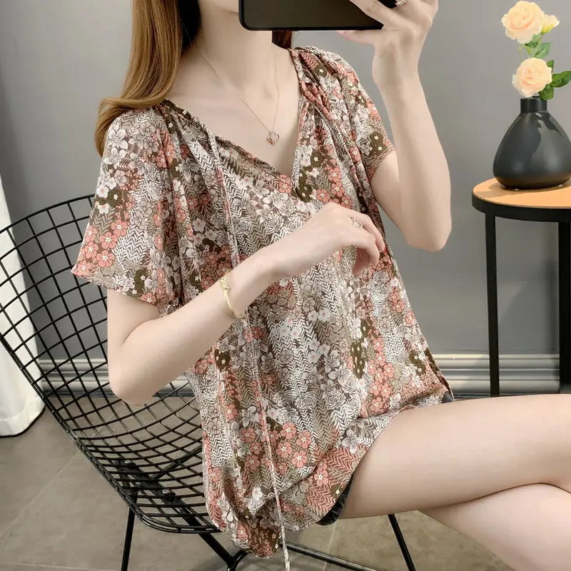 

Тонкая шифоновая рубашка с коротким рукавом и цветочным принтом, женский летний Свободный Повседневный Топ в европейском и американском ст...