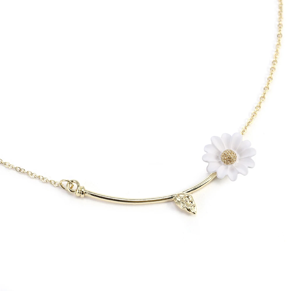 

Charm Daisy Leaf Flower Pendant Necklace Choker Chain Lady Women Jewelry Summer Jewelry Accessories