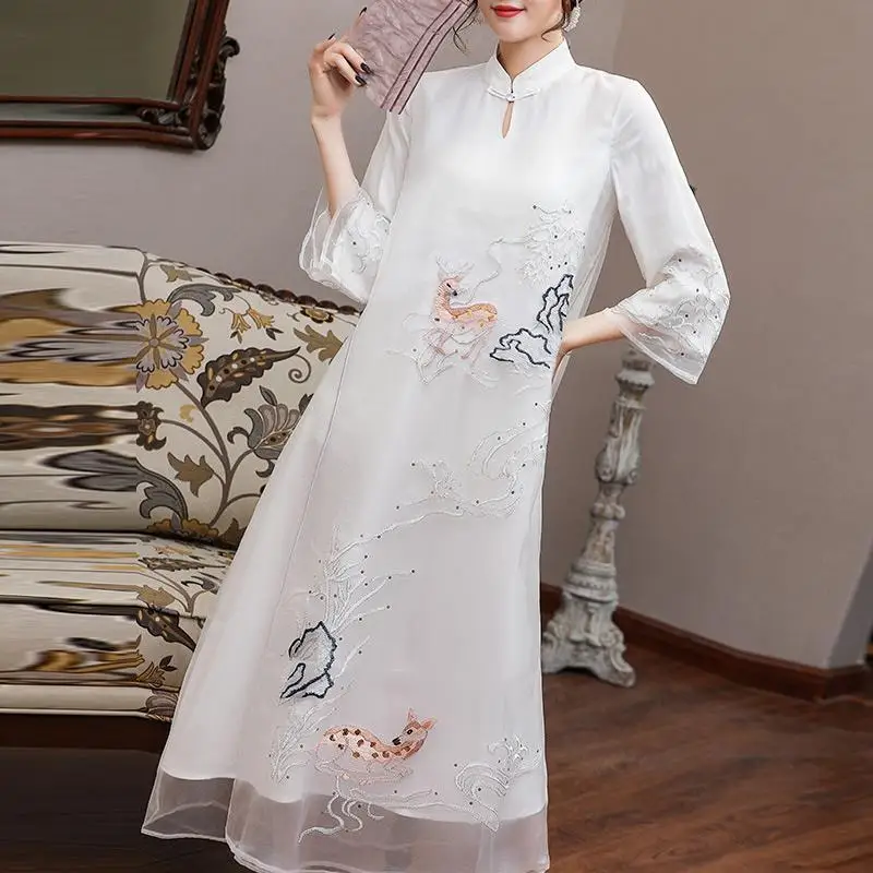 

Sexy A-line Satin Cheongsam Oversize 3xl Women Embroidery Floral Chinese Dress Mandarin Collar Mesh Sequins Qipao Slim Vestidos