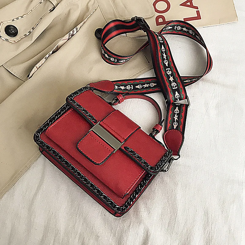 

2021 European and American New Style One-shoulder Classic Daily Street Women's Bag, Wide-band Chain Cross-body Women's Bag
