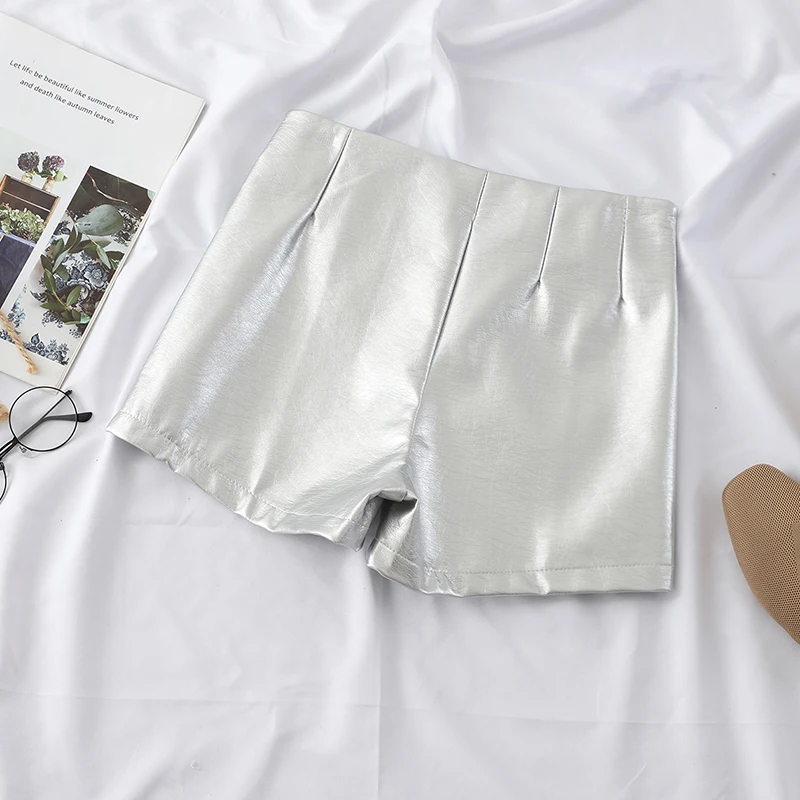 Шорты женские летние из экокожи с широкими штанинами и высокой талией | Женская