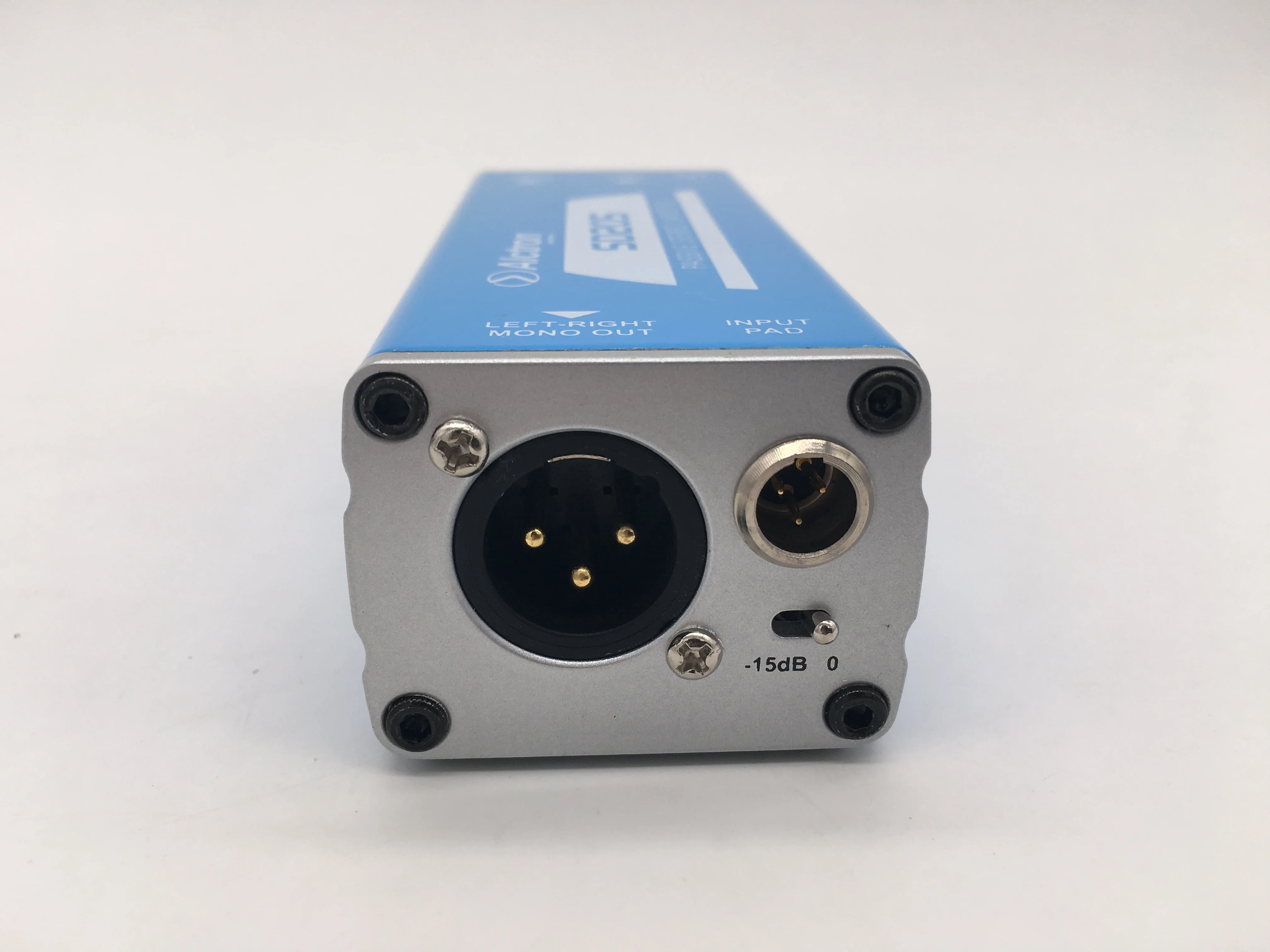 Пассивный стерео ди-бокс Alctron SD205 преобразует небалансированный в