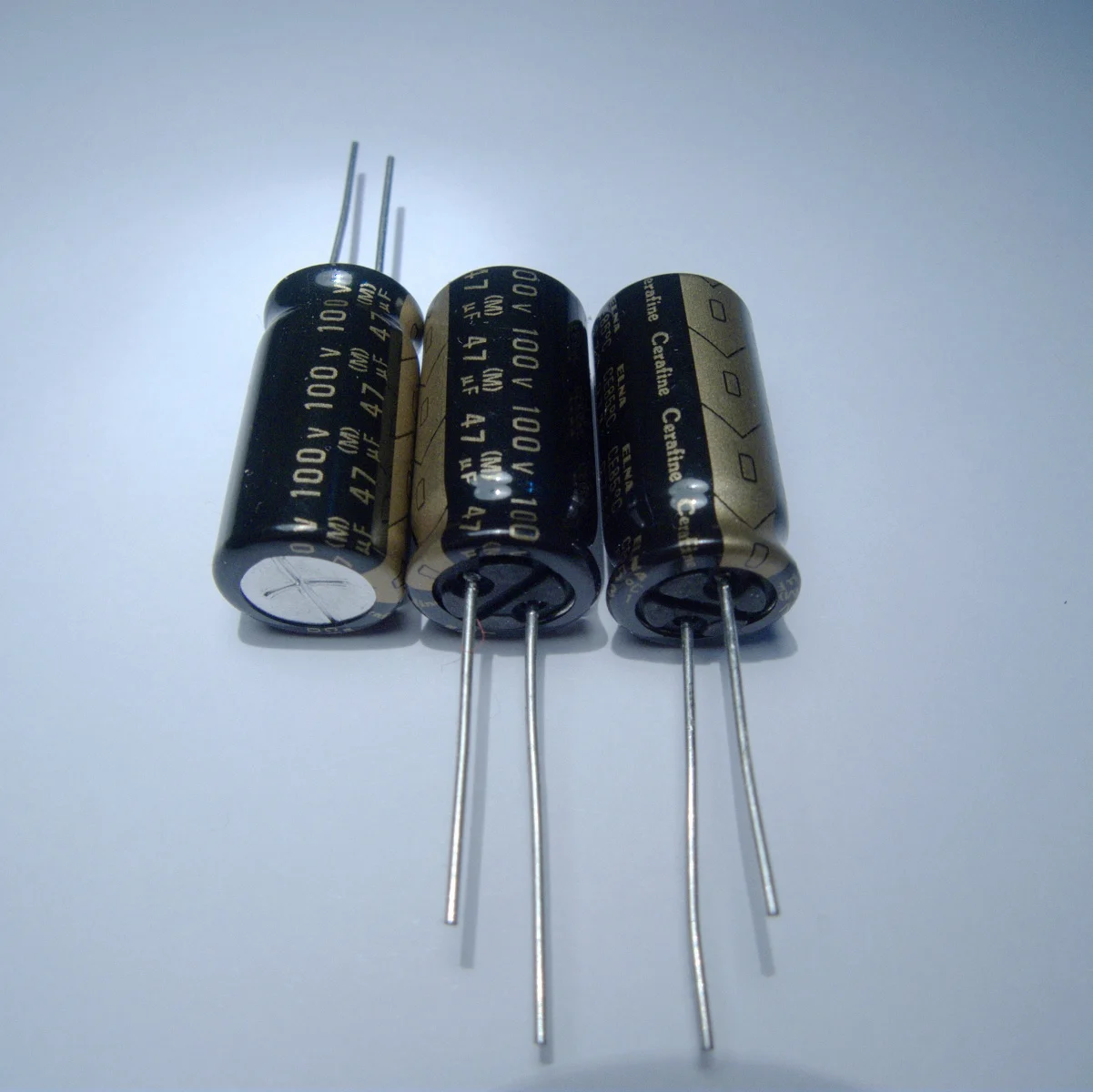 

30pcs/lot Original ELNA ROA Cerafine Series 10UF-1000UF Copper Feet Fever Audio Aluminum Electrolytic Capacitors Free Shipping