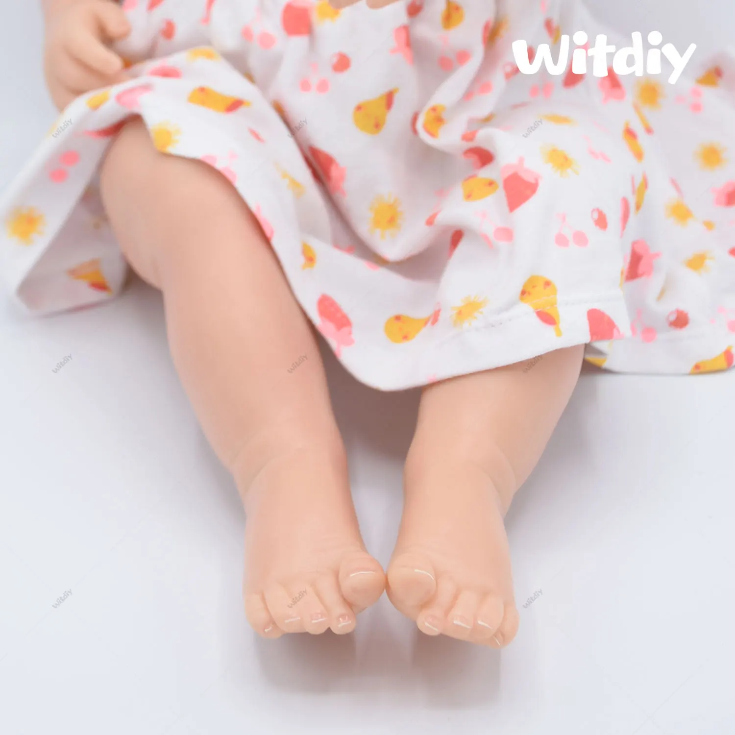 Кукла реборн Лиам 21 65 дюйма с юбкой в виде фруктов |