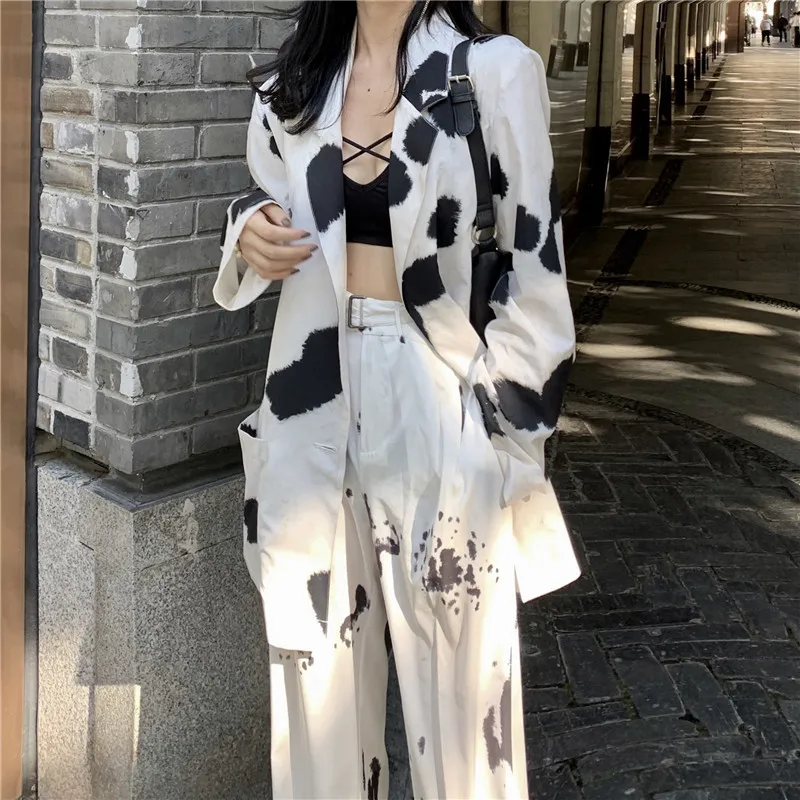 Стильный Корова кожа принтом и штанов с рисунком костюм Для женщин High End