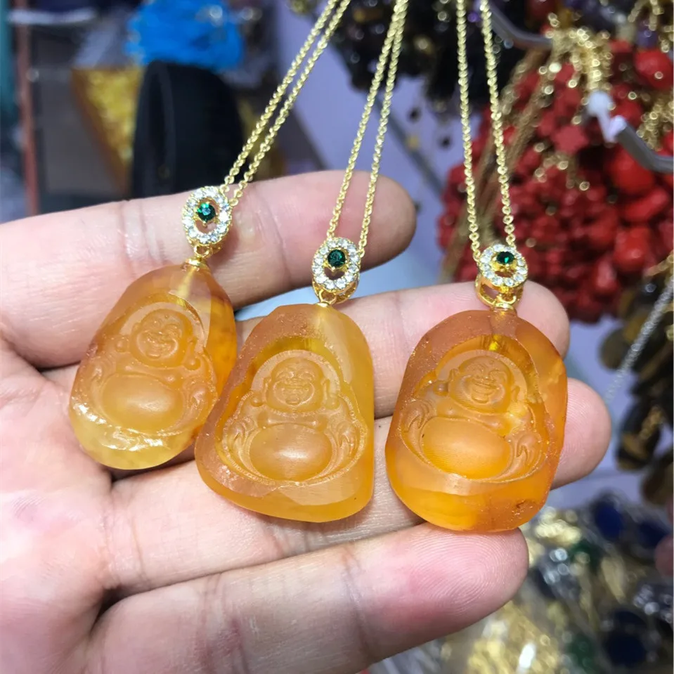 

Natural Amber Beeswax Carved Buddha Pendant Necklace Women Lucky Guardian Amulet Pendant Clavicle Chain Party jewelry gifts