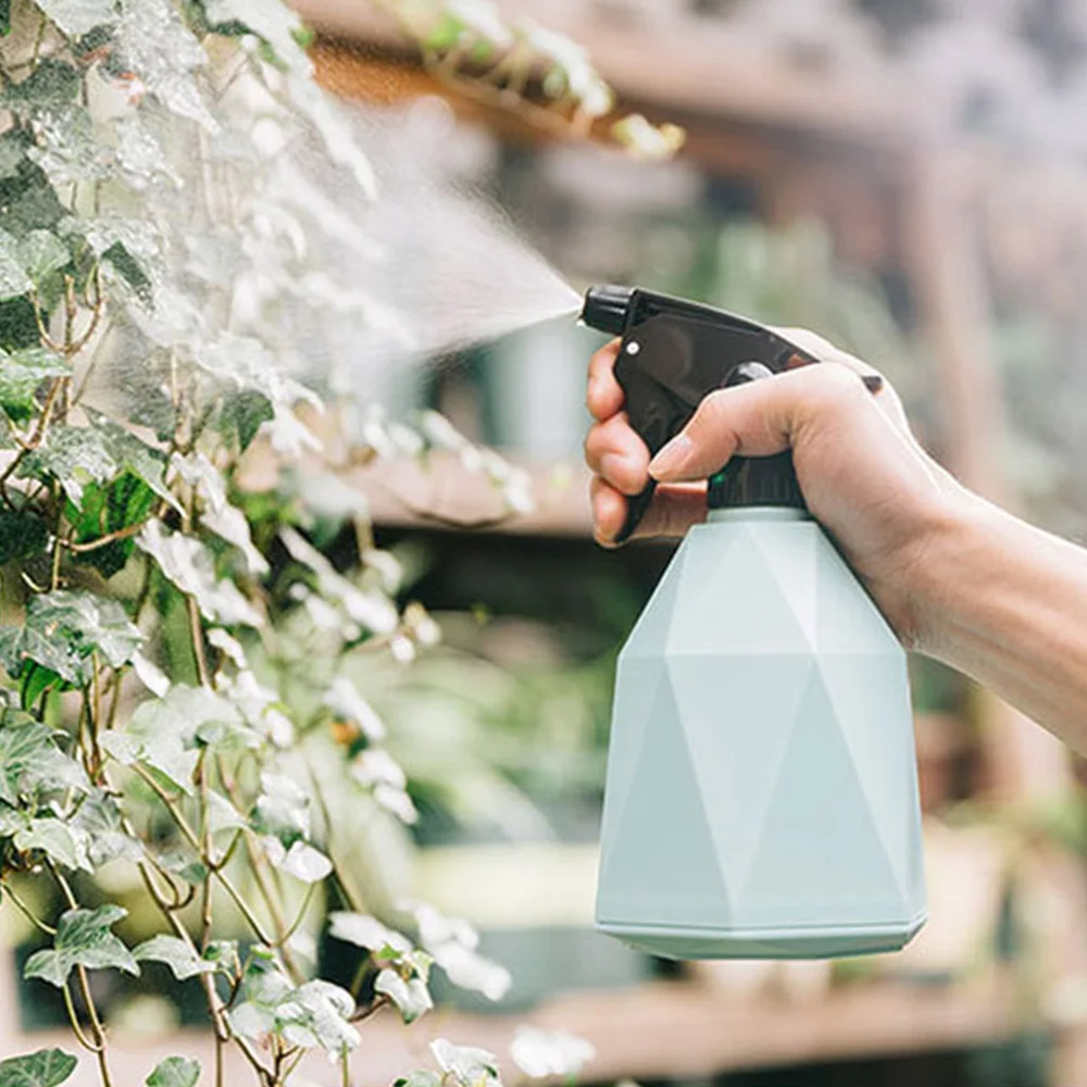 

Empty Spray Bottle 600ml Plastic Water Spray Bottle Geometric Design Empty Spraying Bottle for Flowers Plants Watering Tools