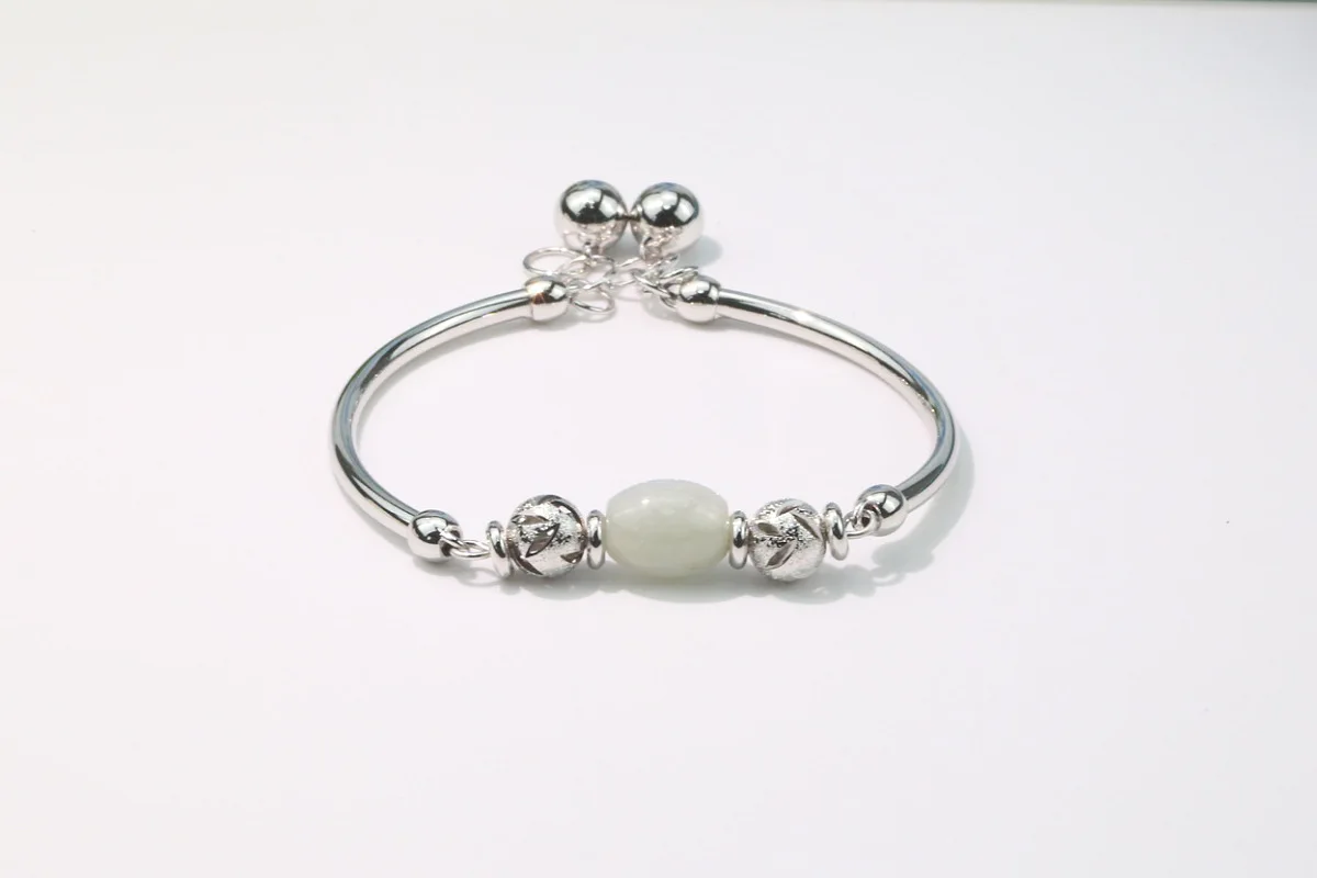 

Wholesale 925 Sterling Silver Crescent Moon Ball Transfer Bead Chalcedony Opening Lace Bracelet Woman Bracelet
