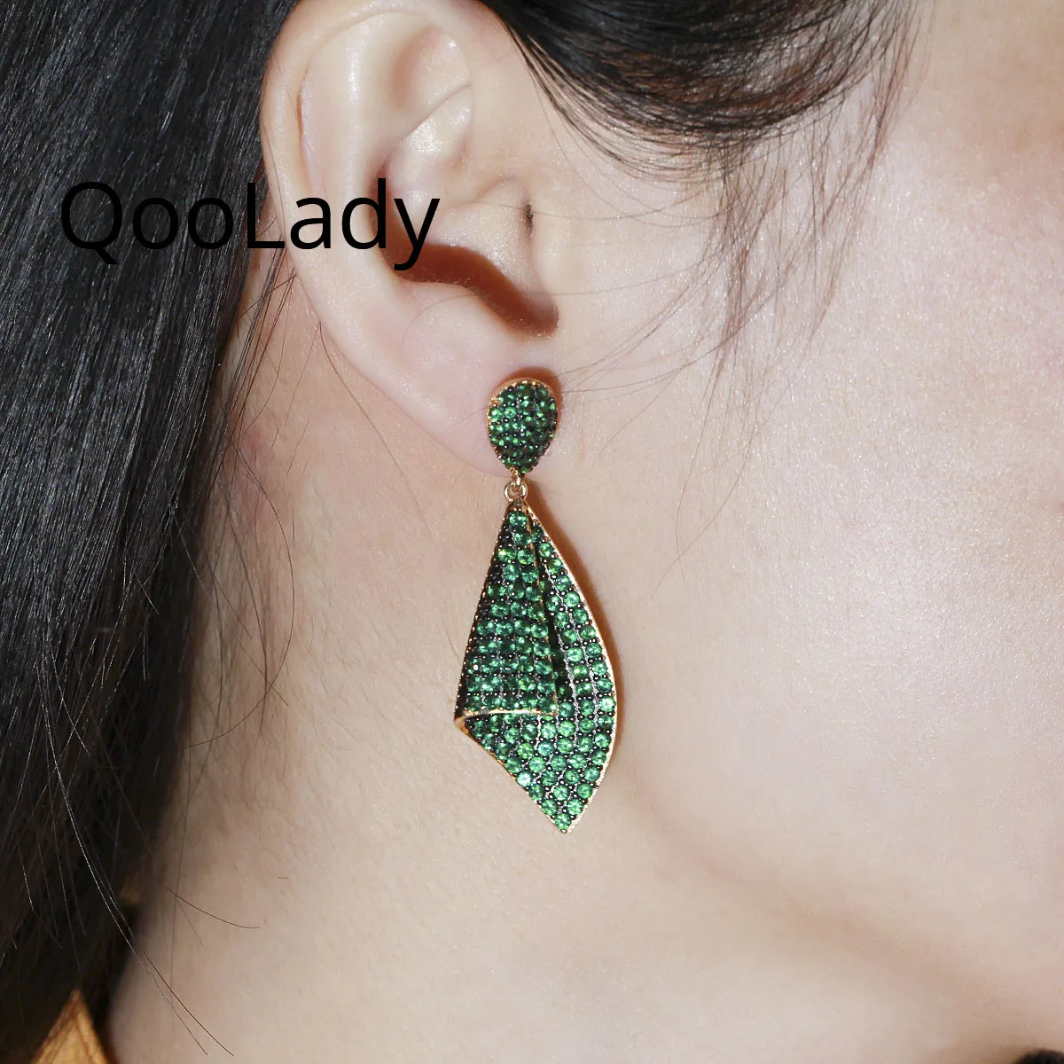 

QooLady Unique Design Micro Pave Green Cubic Zirconia Stone Twist Leaf Drop Earrings for Women Party Jewelry Christmas Gift E254