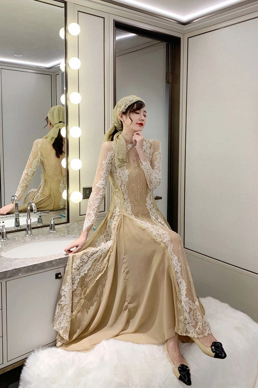 

Gong Tingfeng Sexy French lace open back dress women's seaside holiday dress