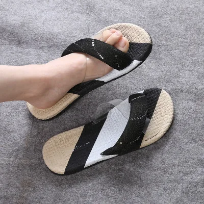 

2021 summer new casual fashion sandals and slippers women's wild flat-bottomed large size women's sandals and slippers