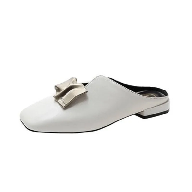 

2020 summer new ladies sandals and slippers wild comfortable metal decoration square head Baotou Korean women's slippers