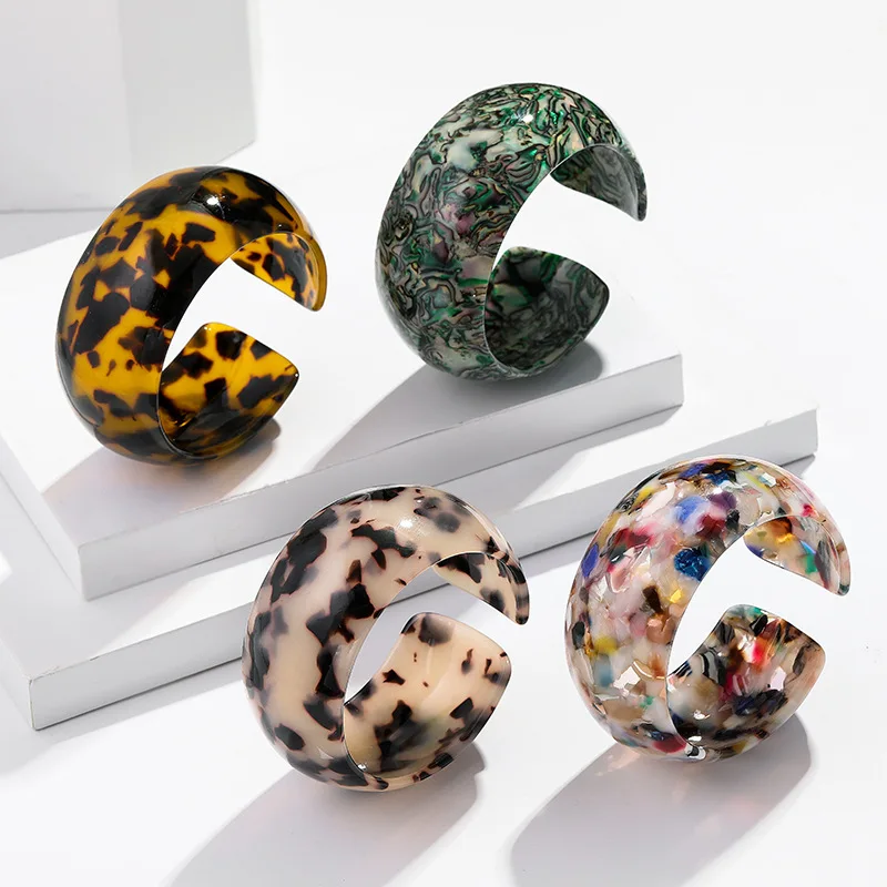 

2021 New Wide Bracelets Leopard Bangles for Women Print Acetate Plate Open Bracelets Designer Jewelry for Birthday Party Gifts