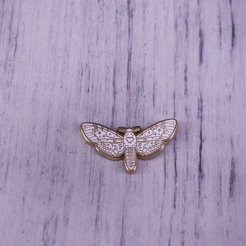 Эмалированный значок с бабочкой эмалевый эмалированный сердечный моль летит