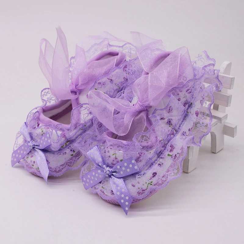 Детская обувь для малышей простая милая мягкая нескользящая с кружевной